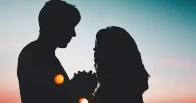 ക്യാംപസിനകത്ത് കെട്ടിപ്പിടിച്ചതിനും പ്രൊപ്പോസ് ചെയ്തതിനും വിദ്യാര്‍ത്ഥികളെ പുറത്താക്കി പാകിസ്താന്‍ യൂണിവേഴ്‌സിറ്റി