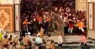 മഹാരാഷ്ട്രയില്‍ സിഖ് ഘോഷയാത്ര തടഞ്ഞതിനെ തുടര്‍ന്ന് അക്രമം
