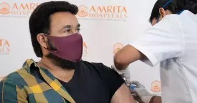 കൊവിഡ് വാക്‌സിന്‍ സ്വീകരിച്ച് മോഹന്‍ലാല്‍