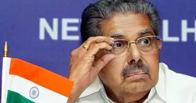 മുല്ലപ്പള്ളിക്ക് കേരളത്തെക്കുറിച്ച് അറിയില്ല, ദല്‍ഹിയില്‍ നിന്ന് പിടിച്ച് അധ്യക്ഷനാക്കിയതാണ്; കെ. സുധാകരനെ പിന്തുണച്ച് വയലാര്‍ രവി