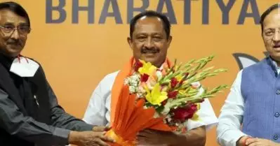 കൂടുതല്‍ പേര്‍ കോണ്‍ഗ്രസ് വിടുമെന്ന് ബി.ജെ.പിയില്‍ ചേര്‍ന്ന കെ.പി.സി.സി മുന്‍ ജനറല്‍ സെക്രട്ടറി വിജയന്‍ തോമസ്
