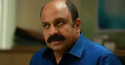 രാഷ്ട്രീയ കൊലപാതകങ്ങള്‍ അണികള്‍ക്ക് മാത്രമായി സംവരണം ചെയ്തതാണ്; കൊവിഡ് അങ്ങനെയല്ല നേതാക്കള്‍ക്ക് അതില്‍ പരിരക്ഷയില്ല: സിദ്ദിഖ്