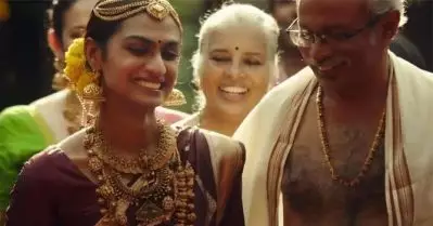 ‘സ്‌നേഹം പോലെ പരിശുദ്ധം’; ഭീമയുടെ പരസ്യത്തിന് ബോളിവുഡില്‍ നിന്നും പിന്തുണ