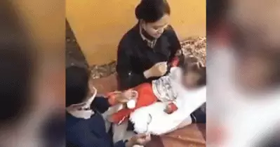മരിച്ച അമ്മയ്ക്കരികില്‍ രണ്ട് ദിവസം വെള്ളവും ഭക്ഷണവുമില്ലാതെ കുഞ്ഞ്; കൊവിഡ് ഭയന്ന് തിരിഞ്ഞുനോക്കാതെ അയല്‍ക്കാര്‍