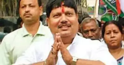 ‘അവര്‍ കല്ലെറിഞ്ഞു, വേദി പൊളിച്ചു, കോളര്‍ പിടിച്ചുവലിച്ചു’; ബി.ജെ.പി എം.പിയെ ആള്‍ക്കൂട്ടം മര്‍ദ്ദിച്ചെന്ന് പരാതി
