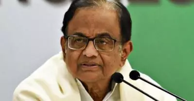 പാനിക് ആവേണ്ടതില്ലെന്ന് സര്‍ക്കാര്‍ പറയുന്നു, എന്നാല്‍ പിന്നെ പിക്‌നിക് പോയാലോ: പി. ചിദംബരം