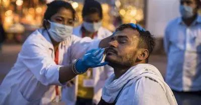 കുറയാതെ കൊവിഡ്; രാജ്യത്ത് ഇന്നലെയും മൂന്ന് ലക്ഷത്തിന് മുകളില്‍ രോഗികള്‍; 3890 മരണം