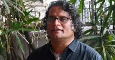 ‘ഇത് മനസിലാക്കാനുള്ള കമ്യൂണിസ്റ്റ് വളര്‍ച്ച എനിക്കില്ല’; എ.കെ.ജി സെന്ററിലെ കരിമരുന്ന് പ്രയോഗത്തില്‍ വിമര്‍ശനവുമായി ഹരീഷ് പേരടി