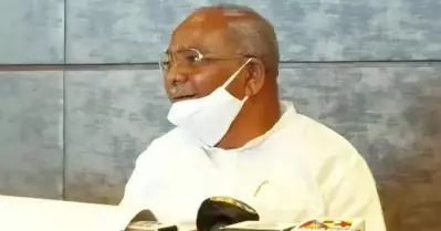 ലോക്ക്ഡൗണാണ് ജോലിയൊന്നുമില്ല, സര്‍ക്കാര്‍ റേഷന്‍ തികയുന്നില്ലെന്ന് കര്‍ഷകന്‍; എന്നാല്‍ പോയി ചത്തൂടെയെന്ന് കര്‍ണ്ണാടക മന്ത്രി