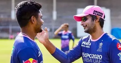 അവന്‍ ചെയ്തതാണ് ശരി; അവസാന പന്തില്‍ സ്‌ട്രൈക്ക് നിലനിര്‍ത്താനുള്ള സഞ്ജുവിന്റ തീരുമാനത്തെ പിന്തുണച്ച് സംഗക്കാര