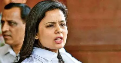 പശു ‘സ്വര്‍ണ്ണം’ തരുമെന്ന് പറയുന്നവരാണ് ബി.ജെ.പിക്കാര്‍; അങ്ങനെ ‘സോണാര്‍ ബംഗ്ല’യുണ്ടാക്കുമെന്നാണ് ബി.ജെ.പി വാദമെന്ന് മഹുവ മൊയ്ത്ര