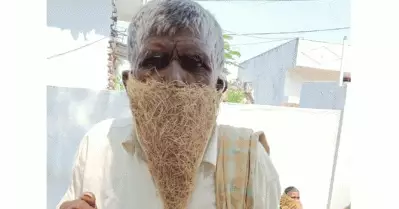മാസ്‌ക് വാങ്ങാന്‍ പണമില്ല; കിളിക്കൂട് മാസ്‌കാക്കി ആട്ടിടയന്‍