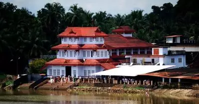 പറശ്ശിനി മടപ്പുരയില്‍ നാളെ മുതല്‍ ഭക്തര്‍ക്ക് പ്രവേശനമില്ല