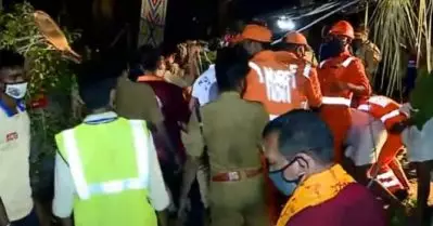 തൃശ്ശൂര്‍ പൂരത്തിനിടെ മരം വീണ് അപകടം; രണ്ട് പേര്‍ മരിച്ചു, 25 പേര്‍ക്ക് പരിക്ക്