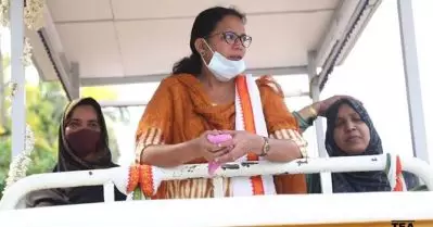 ‘നിണമണിഞ്ഞ പടനിലങ്ങള്‍ പടഹമായി പറന്നുയരട്ടെ..’; കെ.കെ രമയുടെ പ്രചാരണഗാനം