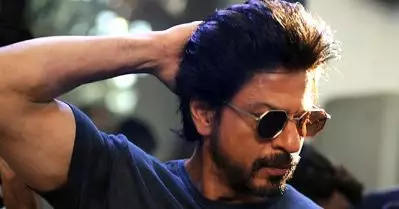 എന്തിനാണ് ട്വിറ്ററില്‍ എല്ലാവരും പൊട്ടിയ പടങ്ങളുടെ രണ്ടാം ഭാഗം വേണമെന്ന് ഇങ്ങനെ ആവശ്യപ്പെടുന്നത്: ഷാരൂഖ് ഖാന്‍