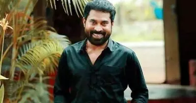 ഒരു കലാകാരനുണ്ടാകേണ്ട സാമൂഹികബോധം എന്നൊക്കെ വേണമെങ്കില്‍ പറയാം, എന്നാല്‍ സത്യത്തില്‍ ആ സിനിമയിലേക്കടുപ്പിച്ചത് മറ്റൊന്ന്; സുരാജ് വെഞ്ഞാറമൂട്