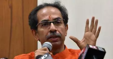 രണ്ട് ദിവസത്തിനുള്ളില്‍ ഒരു പരിഹാരം കണ്ടെത്താനായില്ലെങ്കില്‍ എന്റെ മുന്‍പില്‍ വേറെ വഴിയുണ്ടാവില്ല; ലോക്ക്ഡൗണിനെ കുറിച്ച് ഉദ്ദവ് താക്കറെ