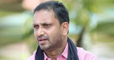 തലശ്ശേരിയില്‍ ബി.ജെ.പി നാമനിര്‍ദേശ പത്രിക തള്ളിയത് നാണക്കേടെന്ന് വിമര്‍ശനം; സമയം കഴിഞ്ഞെന്ന് പറഞ്ഞ് യോഗത്തില്‍ മറുപടി പറയാതെ സുരേന്ദ്രന്‍