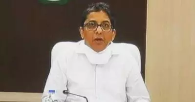 ബംഗാളില്‍ അസാധാരണ നീക്കവുമായി കേന്ദ്രസര്‍ക്കാര്‍; ചീഫ് സെക്രട്ടറിയെ കേന്ദ്ര സര്‍വീസിലേക്ക് തിരികെ വിളിച്ചു; തിങ്കളാഴ്ച ഹാജരാവാന്‍ നിര്‍ദ്ദേശം