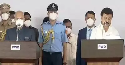 തമിഴ്‌നാട്ടില്‍ എം.കെ സ്റ്റാലിന്‍ മുഖ്യമന്ത്രിയായി സത്യപ്രതിജ്ഞ ചെയ്ത് അധികാരമേറ്റു; ഉദയനിധി മന്ത്രി സഭയിലില്ല