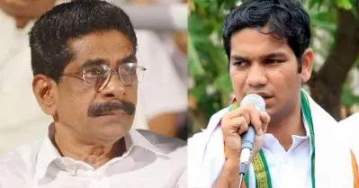 എന്തിനാണ് നമുക്ക് ഇനിയും ഇങ്ങനൊരു ‘സ്ലീപ്പിംഗ് പ്രസിഡന്റ് ? ; മുല്ലപ്പള്ളിയ്‌ക്കെതിരെ ആഞ്ഞടിച്ച് ഹൈബി ഈഡന്‍
