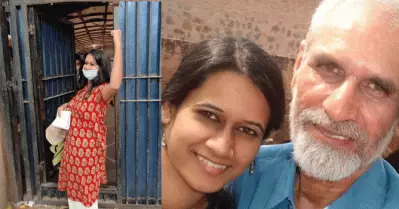പിതാവിന്റെ അന്ത്യകര്‍മ്മങ്ങള്‍ക്ക് ശേഷം ‘മുഷ്ടി ചുരുട്ടി’ വീണ്ടും ജയിലിലേക്ക്; പൗരത്വ സമര പോരാളി നതാഷ നര്‍വാളിന്റെ ചിത്രം ഏറ്റെടുത്ത് സോഷ്യല്‍ മീഡിയ
