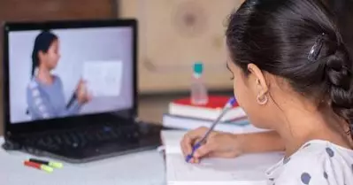 പുതിയ അധ്യയന വര്‍ഷം ജൂണ്‍ ഒന്നിന് തന്നെ; ക്ലാസുകള്‍ ഓണ്‍ലൈനായി