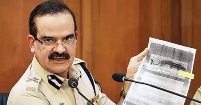 അനില്‍ ദേശ്മുഖിനെതിരായ ആരോപണം പിന്‍വലിക്കാത്തതിനാല്‍ ഭീഷണി; സുപ്രീം കോടതിയെ സമീപിച്ച് പരം ബിര്‍ സിംഗ്