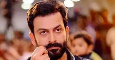 ഒരു ജനതയുടെ ജീവിതരീതിയെ തടസ്സപ്പെടുത്തുന്നത് എങ്ങനെയാണ് പുരോഗതിയുടെ ഭാഗമാകുന്നത്; ലക്ഷദ്വീപ് ജനതയെ പിന്തുണച്ച് പൃഥ്വിരാജ്