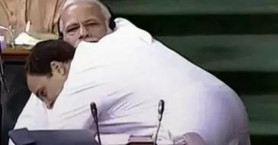 ഇതിനെക്കാള്‍ നന്നായി ആരും ആരേയും കെട്ടിപ്പിടിച്ചുകാണില്ല; കിസ് ആന്റ് ഹഗ് ഹാഷ്ടാഗില്‍ വൈറലായി രാഹുല്‍- മോദി കെട്ടിപ്പിടുത്തം