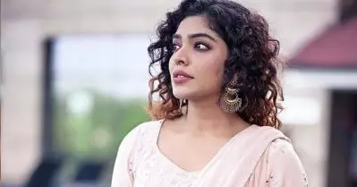 ഫിലിം ക്രിട്ടിക്‌സ് അവാർഡ് കിട്ടിയപ്പോൾ ‘നിനക്കെന്തിനാ അവാർഡ്’ എന്നായിരുന്നു അവർ എന്നോട് ചോദിച്ചത്: റിമ കല്ലിങ്കൽ