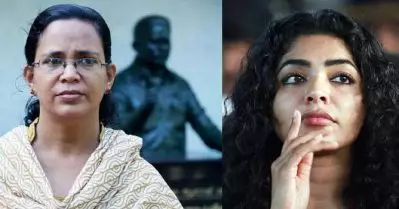ടി. പി. ചന്ദ്രശേഖരന്റെ പ്രതിമയ്ക്ക് മുന്നില്‍ നില്‍ക്കുന്ന കെ.കെ രമ; ചിത്രം പങ്കുവെച്ച് റിമ കല്ലിങ്കല്‍