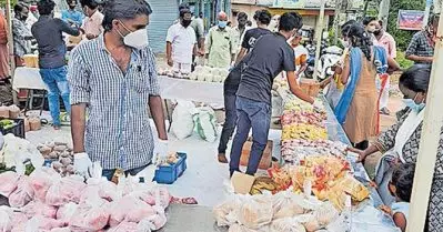 പണം വേണ്ട, ആവശ്യമുള്ളത് എടുക്കാം; ലോക്ക്ഡൗണില്‍ കുടുംബങ്ങള്‍ക്ക് ആശ്വാസമായി സി.പി.ഐ.എമ്മിന്റെ പലചരക്ക് കട