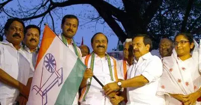 ദുരിത കാലത്ത് രാഷ്ട്രീയ പാര്‍ട്ടികള്‍ തമ്മിലടിച്ചാല്‍ ജനം പുച്ഛിച്ച് തള്ളും; സര്‍ക്കാരിനൊപ്പം നില്‍ക്കുന്ന പ്രതിപക്ഷമാവുമെന്ന് വി. ഡി സതീശന്‍