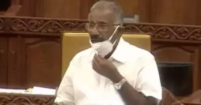 മരംമുറിച്ചു കടത്തിയതു സര്‍ക്കാര്‍ ഉത്തരവു ദുര്‍വ്യാഖ്യാനം ചെയ്ത്; വനം വകുപ്പ് ഉദ്യോഗസ്ഥരെ തള്ളി എ.കെ. ശശീന്ദ്രന്‍