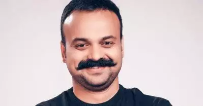 ശോ കുഞ്ചാക്കോ ബോബന്‍ അല്ല കുഞ്ഞേ, കുഞ്ചന്‍ നമ്പ്യാര്‍; കവിതകള്‍ എഴുതിത്തുടങ്ങേണ്ടി വരുമോ എന്ന് ചാക്കോച്ചന്‍