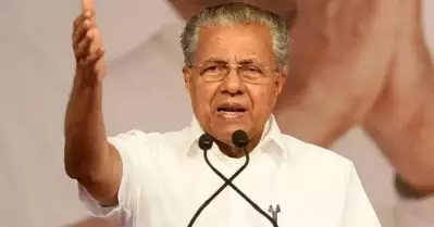 ആദ്യം സൗജന്യ വാക്‌സിന്‍ പ്രഖ്യാപനം, പിന്നാലെ 11 ബി.ജെ.പി. ഇതര മുഖ്യമന്ത്രിമാര്‍ക്ക് കത്തും; വാക്‌സിനേഷന്‍ സൗജന്യമാക്കുന്നതിന് കേരളത്തിന്റെ ഇടപെടല്‍