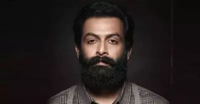 രാത്രിയില്‍ ഷൂട്ടുള്ള സമയത്ത് വെള്ള വസ്ത്രം ധരിച്ച ഒരാള്‍ നടക്കുന്നത് കാണാമായിരുന്നു; അത് പ്രേതമായിരുന്നില്ലെന്നും പൃഥ്വിരാജ്