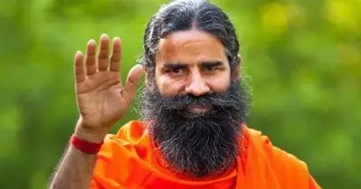 ഇവിടെ എല്ലാവര്‍ക്കും അഭിപ്രായ സ്വാതന്ത്ര്യമില്ലേ?, രാംദേവിനെതിരെ ഹരജി നല്‍കി സമയം കളയാതെ കൊറോണക്ക് മരുന്ന് കണ്ടുപിടിക്കൂ; മെഡിക്കല്‍ അസോസിയേഷനോട് കോടതി