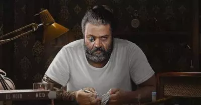 നരച്ച താടിയും പിന്നിലേക്ക് കെട്ടിയ മുടിയും, കൈയ്യില്‍ ടാറ്റു; പിറന്നാള്‍ ദിനത്തില്‍ സുരേഷ് ഗോപിയുടെ പുതിയ ലുക്ക്; ആശംസകളുമായി മോഹന്‍ലാലും മമ്മൂട്ടിയും പൃഥ്വിയും