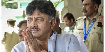 ‘വലിയ സംഭവമാക്കി എടുക്കേണ്ട, അയാള്‍ എന്റെ ബന്ധുവാണ്’; പ്രവര്‍ത്തകന്റെ മുഖത്തടിച്ച വിവാദത്തില്‍ ഡി.കെ. ശിവകുമാര്‍