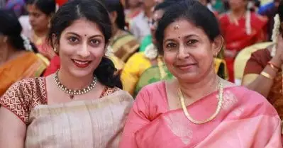 എന്റെ ചെറുപ്പം എന്റെ മകള്‍ ചെയ്തു, അവളുടെ ആദ്യത്തെ കാല്‍വെയ്പ്പ്; സന്തോഷം പങ്കുവെച്ച് ജലജ