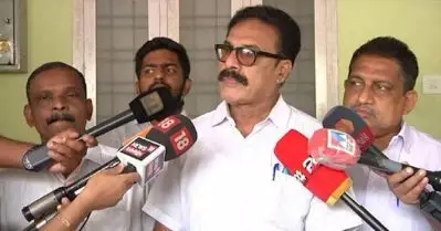 പൊലീസുകാരെക്കൊണ്ട് സല്യൂട്ട് അടിപ്പിക്കുന്നത് ധിക്കാര നടപടി; തൃശൂര്‍ മേയര്‍ക്കെതിരെ മുഖ്യമന്ത്രിക്ക് പരാതി