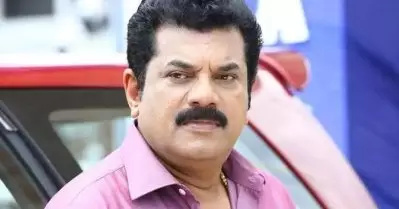 കുട്ടികളെ വെച്ച് നിരന്തരം വിളിപ്പിക്കുന്നു; എന്താ ട്രെയിന്‍ ലേറ്റ് ആയതെന്ന് വരെ ചോദിച്ച് കോള്‍ വരുന്നു; ഫോണ്‍ വിവാദത്തില്‍ വിശദീകരണവുമായി മുകേഷ്