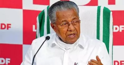 വല്ലാത്ത അതിമോഹമുള്ള ചിലരുണ്ട്, ഇത്തരക്കാര്‍ ജയില്‍ ഭക്ഷണം കഴിക്കേണ്ടിവരും; ഉദ്യോഗസ്ഥര്‍ക്ക് താക്കീതുമായി മുഖ്യമന്ത്രി