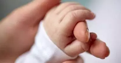 സംസ്‌കരിക്കാന്‍ നേരത്ത് കുഞ്ഞിന് ജീവന്‍; മാസം തികയാതെ പ്രസവിച്ചതിനാല്‍ മരിച്ചുവെന്ന് ആശുപത്രി