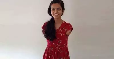 കാലുകൊണ്ടെഴുതി ഫുള്‍ എ പ്ലസ്; വിജയഭേരി മുഴക്കി വീണ്ടും ദേവിക