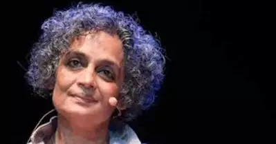 തുടര്‍ച്ചയായി അധികാരത്തില്‍ ഇരുന്നാല്‍ സ്വയം നശിക്കും; കേരളത്തിലെ തുടര്‍ഭരണം സി.പി.ഐ.എമ്മിന് ദോഷം ചെയ്യുമെന്ന് അരുന്ധതി റോയ്