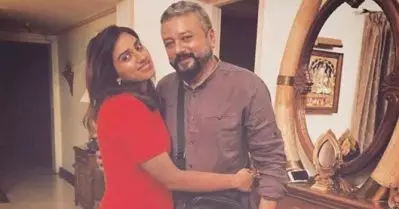 പുറത്ത് കാണുന്ന ആളല്ല അപ്പ വീട്ടില്‍, പെട്ടെന്ന് കരയും, അനുഭവമുണ്ട്; ജയറാമിനെക്കുറിച്ച് മകള്‍ മാളവിക
